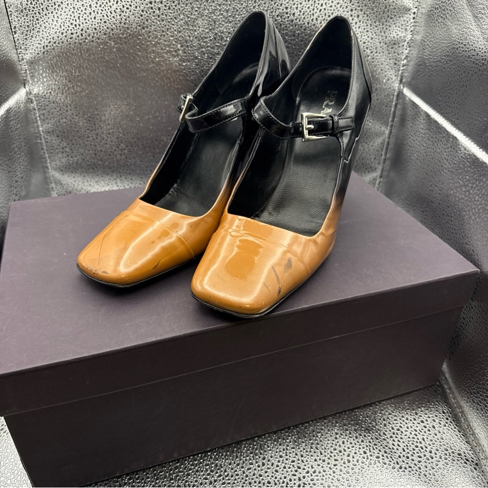Prada Black and Brown Heels Elegant Design